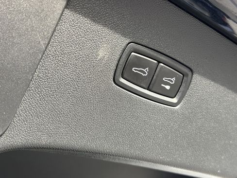 Certified 2022 Porsche Cayenne Coupe image 20