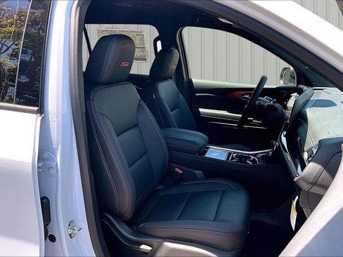 New 2026 Chevrolet Trax LT w/ Driver Confidence Package FWD image 5