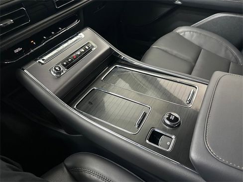 New 2026 Lincoln Aviator AWD image 30