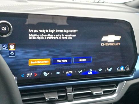 New 2026 Chevrolet Equinox EV LT image 26