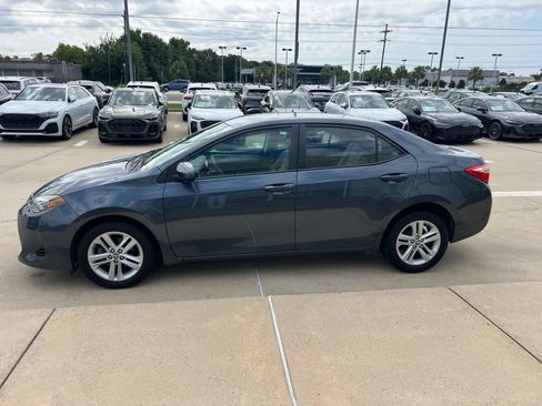 Used 2017 Toyota Corolla LE FWD image 2