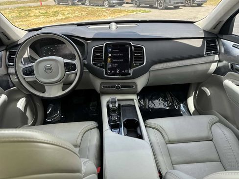 Used 2022 Volvo XC90 T8 Inscription image 14