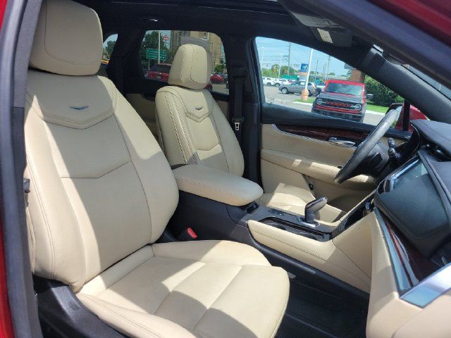 Used 2017 Cadillac XT5 Luxury w/ Driver Awareness Package AWD/4WD image 24