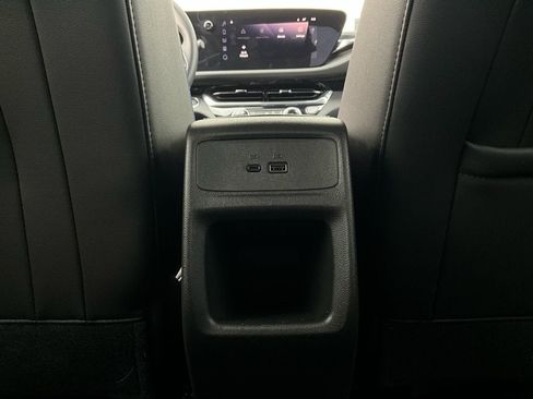 Used 2025 Buick Envista Sport Touring image 12