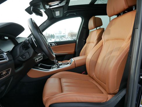 Used 2022 BMW X5 M50i image 10