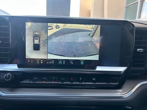 Used 2022 Chevrolet Silverado 1500 High Country w/ Technology Package image 11