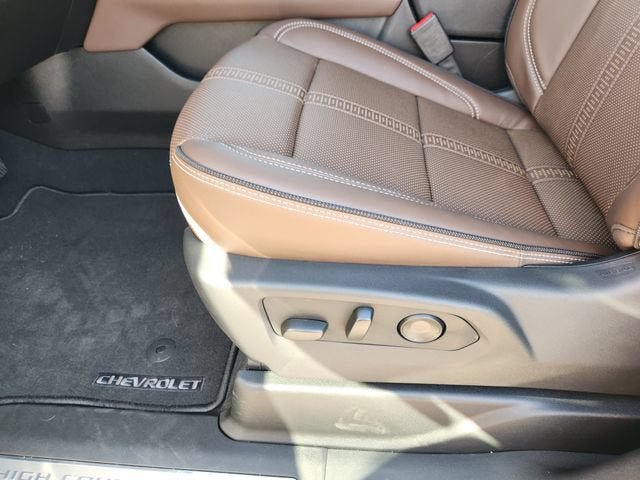 New 2026 Chevrolet Tahoe High Country AWD/4WD image 18
