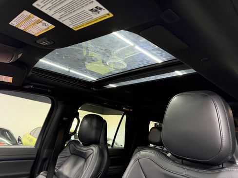 Used 2023 Lincoln Navigator Reserve image 27