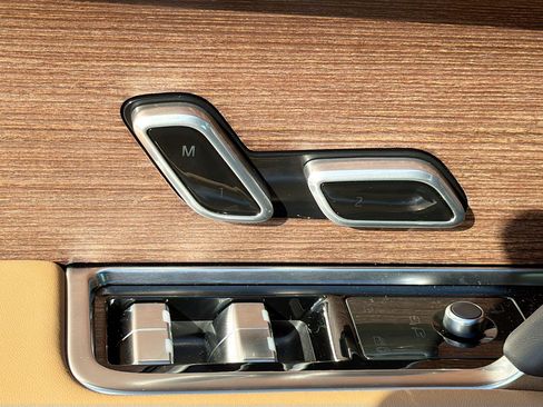 New 2026 Land Rover Range Rover SE image 25