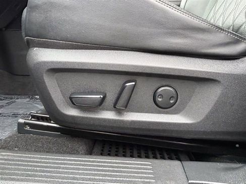 Used 2023 Nissan Rogue Platinum image 11