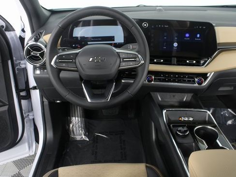 New 2026 Chevrolet Equinox ACTIV w/ Safety and Technology Package image 12