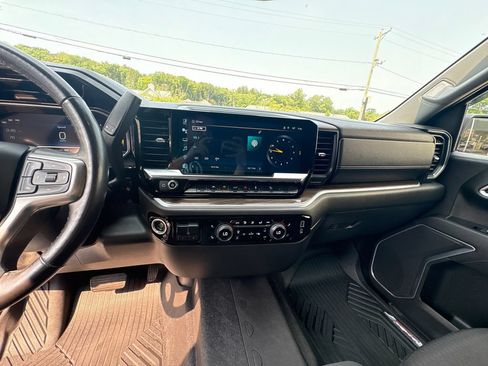 Used 2022 Chevrolet Silverado 1500 LT Trail Boss w/ Protection Package AWD/4WD image 32