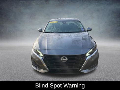 Used 2023 Nissan Altima 2.5 SV image 10