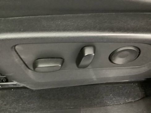 Used 2023 GMC Canyon AT4 image 10