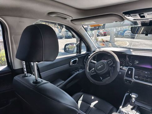 Used 2023 Kia Sorento S w/ Panoramic Sunroof Package image 17