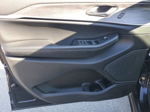 Used 2024 Jeep Grand Cherokee L Limited w/ Luxury Tech Group II image 24