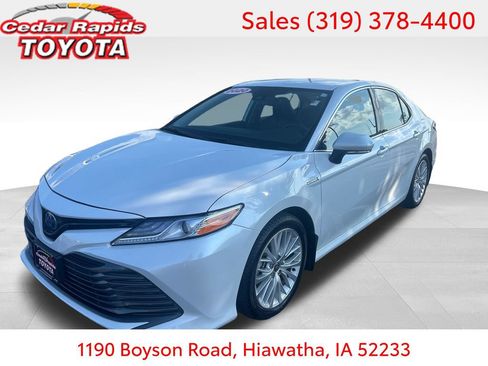Certified 2020 Toyota Camry XLE FWD image 1