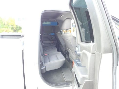 Used 2018 GMC Sierra 1500 SLE image 45