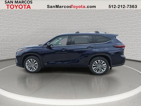 New 2026 Toyota Highlander Platinum AWD/4WD image 8