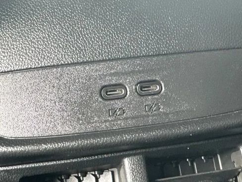 Used 2025 Chevrolet Equinox LT FWD image 19