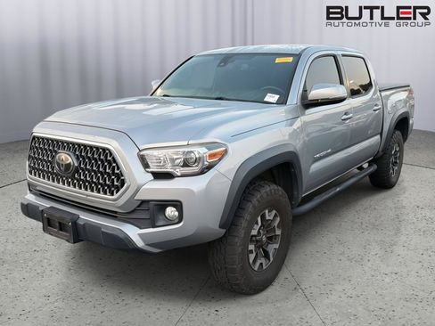 Used 2019 Toyota Tacoma TRD Off-Road AWD/4WD image 1