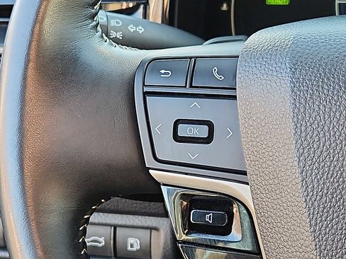 Used 2025 Toyota Camry SE image 20