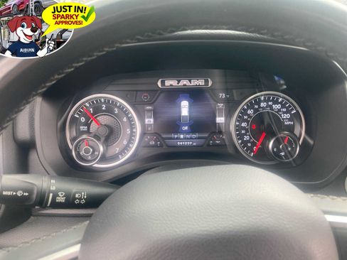 Used 2019 RAM 1500 Big Horn AWD/4WD image 9