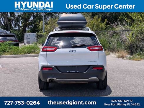 Used 2015 Jeep Cherokee Limited w/ Luxury Group FWD image 4