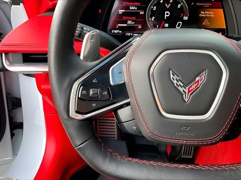 Used 2023 Chevrolet Corvette Stingray Premium Cpe w/ Z51 Performance Package RWD image 9