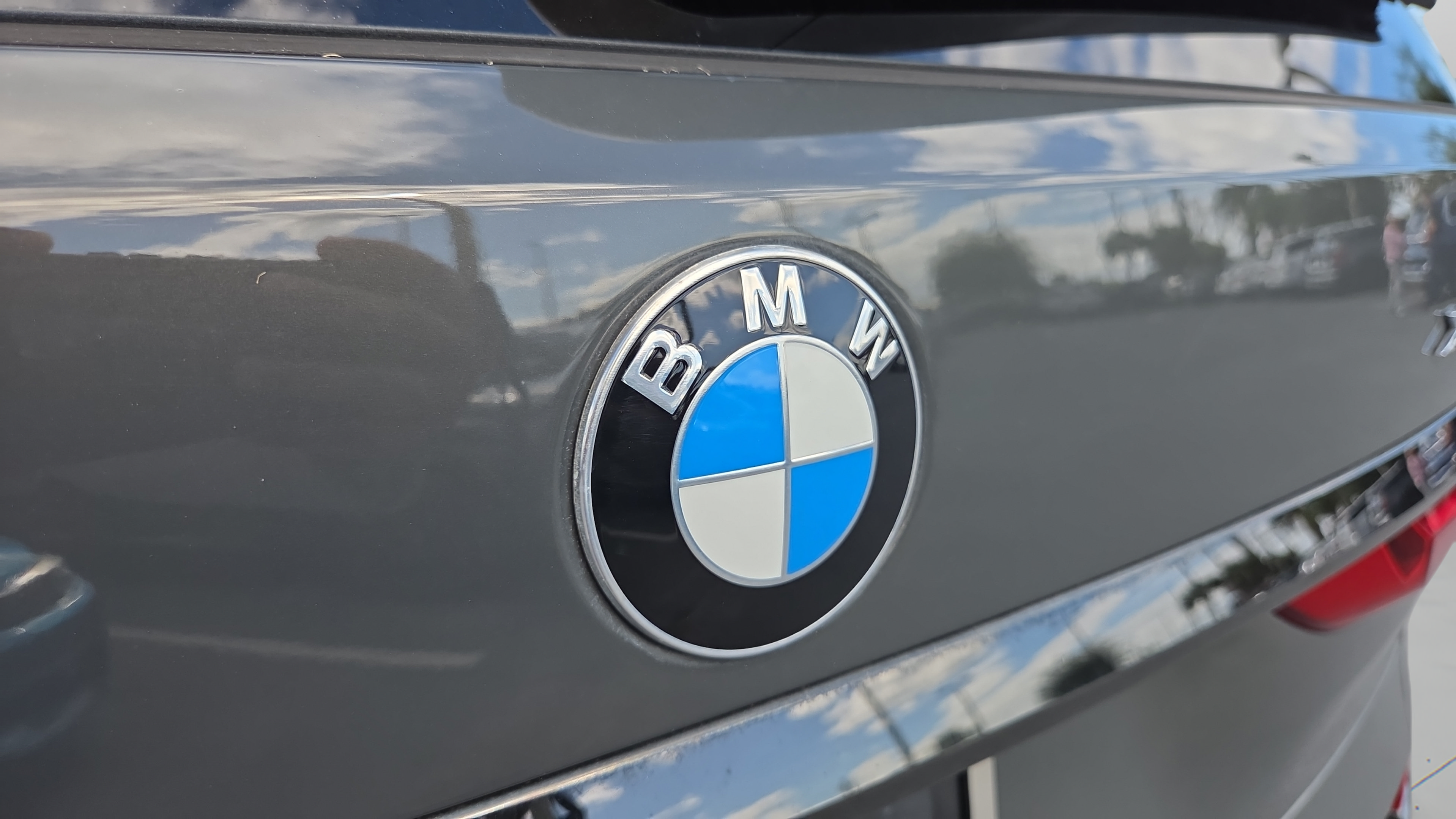 Used 2021 BMW X7 xDrive40i w/ M Sport Package AWD/4WD image 37