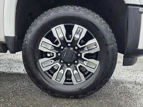 Certified 2025 GMC Sierra 2500 Denali w/ Denali Reserve Package AWD/4WD image 9