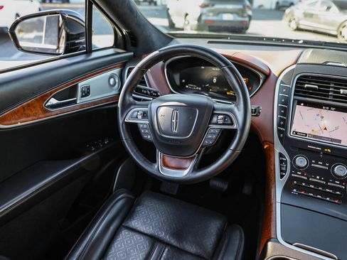 Used 2019 Lincoln Nautilus Black Label image 6