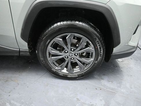 Used 2023 Toyota RAV4 XLE Premium image 18