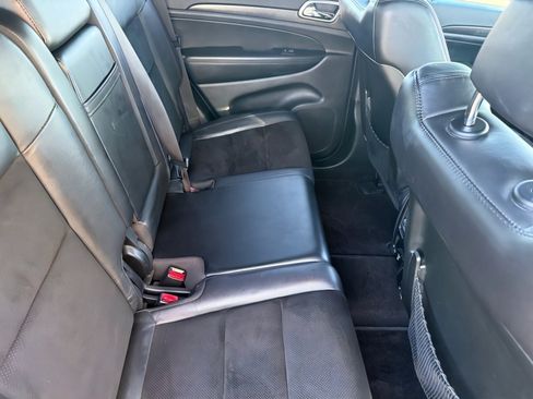 Used 2018 Jeep Grand Cherokee Altitude image 27