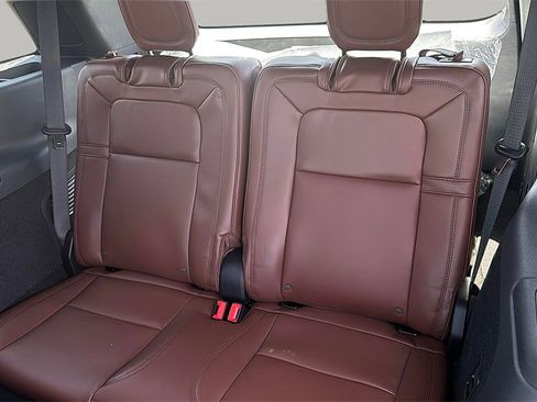 Used 2025 Lincoln Aviator Reserve w/ Equipment Group 201A image 15