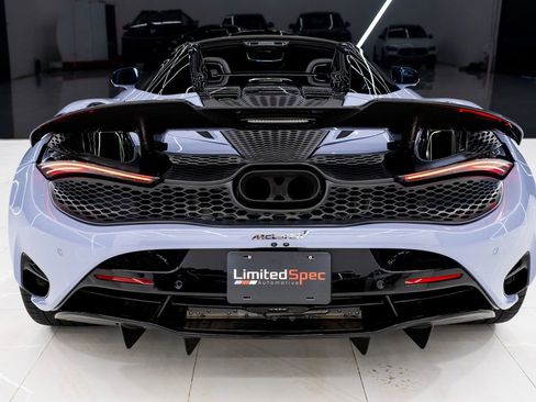 Used 2024 McLaren 750S Spider RWD image 20