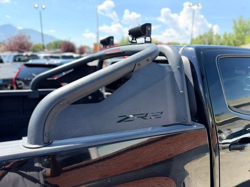 Used 2018 Chevrolet Colorado ZR2 w/ ZR2 Midnight Special Edition AWD/4WD image 18