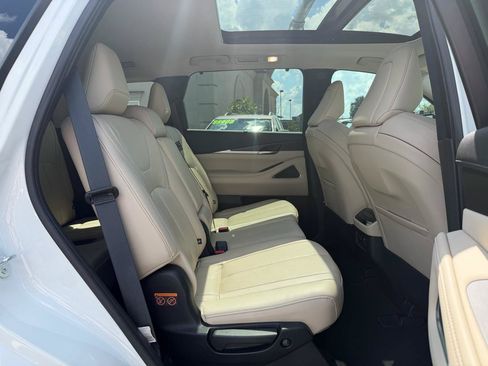 Used 2023 INFINITI QX60 Sensory w/ Vision Package AWD/4WD image 22