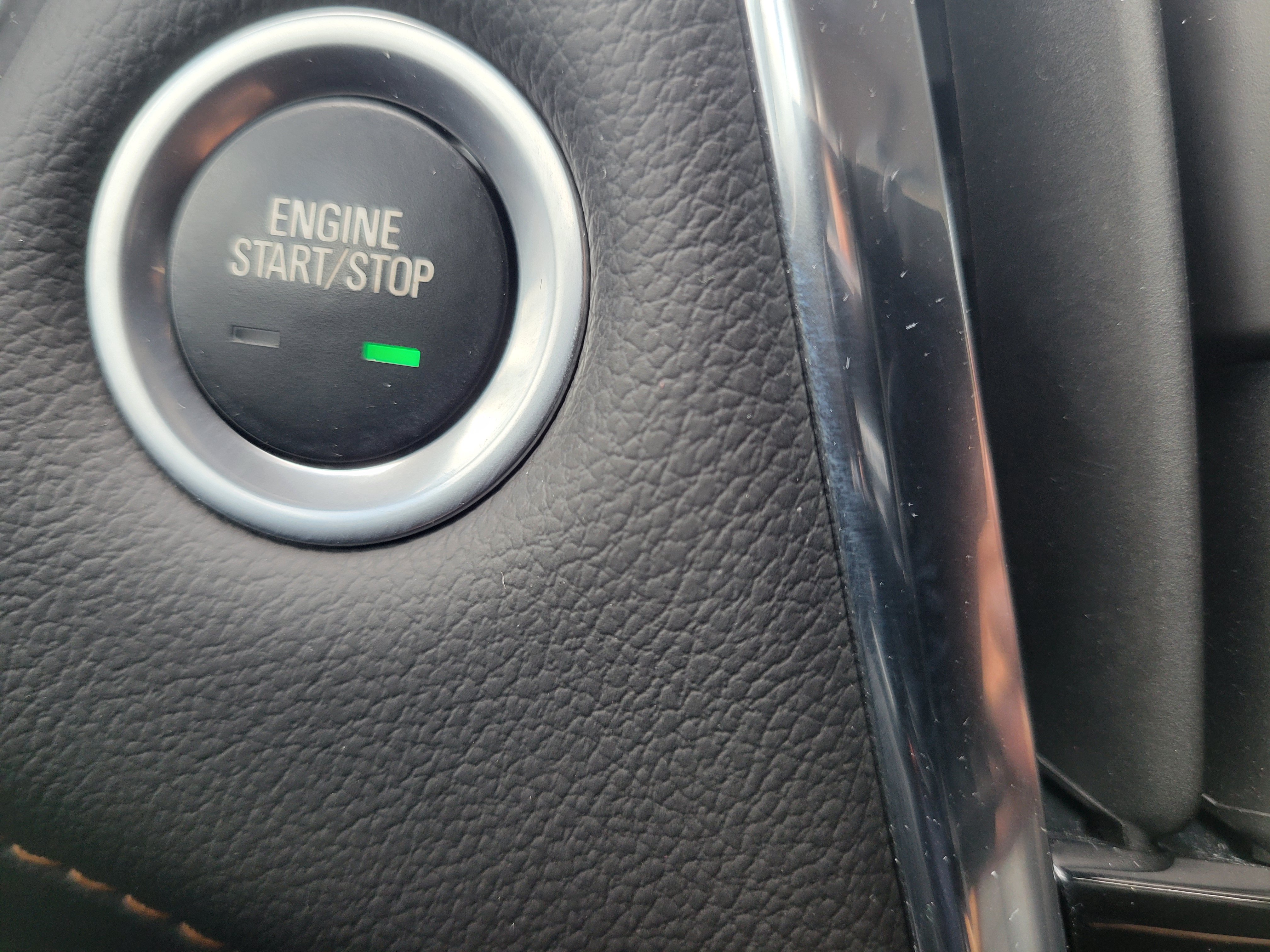 Used 2021 Chevrolet Traverse Premier w/ Redline Edition FWD image 18