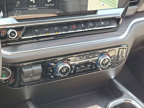 New 2026 GMC Sierra 1500 SLT image 17