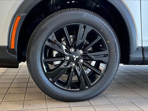New 2026 Mitsubishi Eclipse Cross LE AWD/4WD image 12