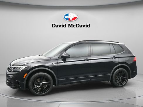 Used 2023 Volkswagen Tiguan SE R-Line image 5