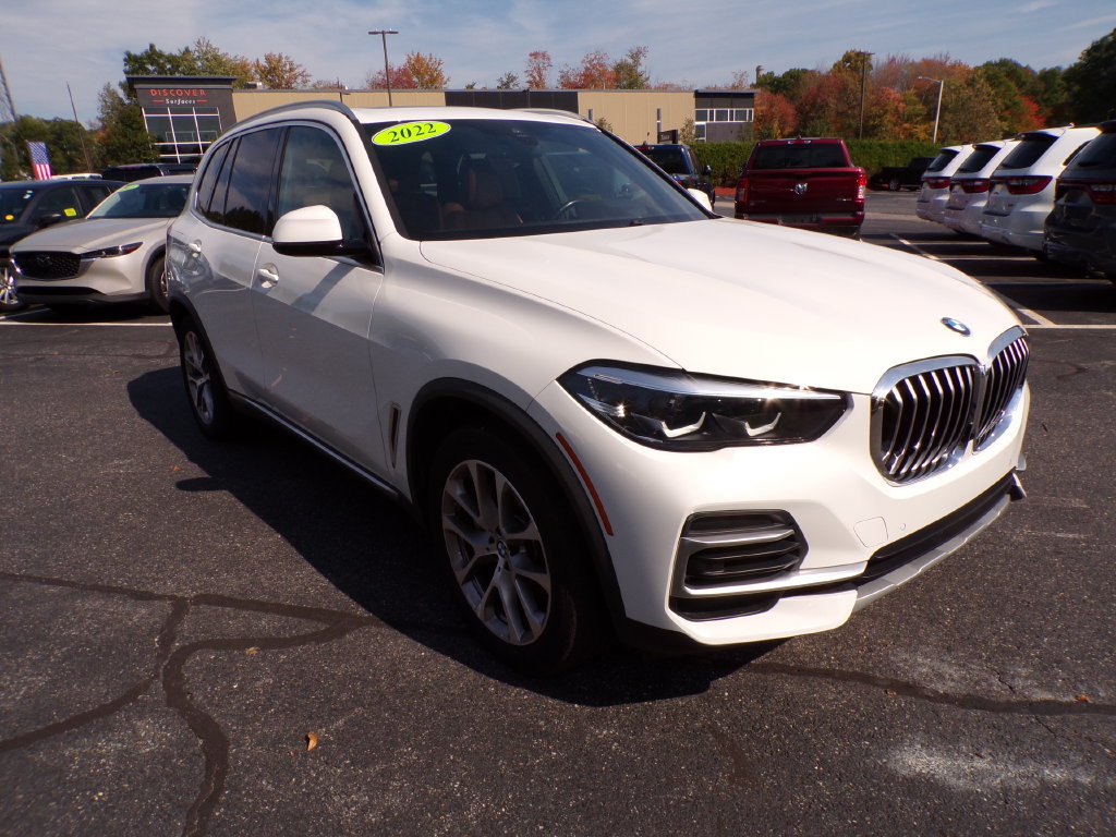 Used 2022 BMW X5 xDrive40i w/ Premium Package AWD/4WD image 1