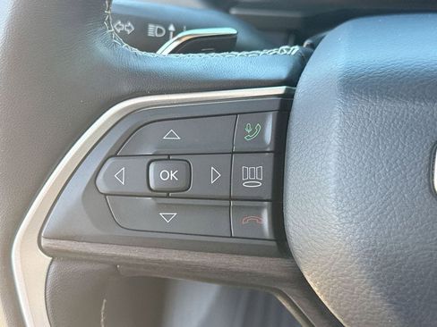 Used 2022 Jeep Grand Cherokee L Limited RWD image 16