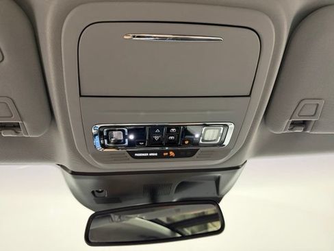 Used 2021 Lincoln Corsair AWD w/ Premium Package image 36