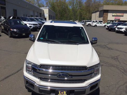 Used 2018 Ford F150 Lariat w/ Equipment Group 502A Luxury AWD/4WD image 5