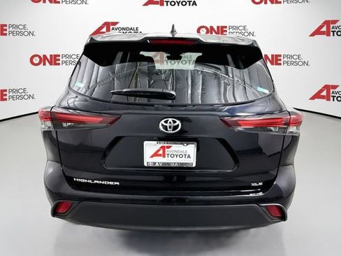 Certified 2025 Toyota Highlander XLE FWD image 7
