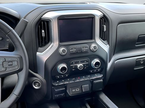 Used 2022 GMC Sierra 1500 SLT AWD/4WD image 9