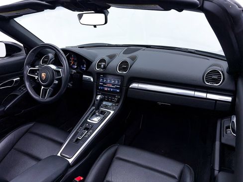 Used 2019 Porsche 718 Boxster RWD image 15