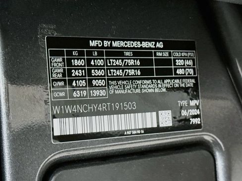 Used 2024 Mercedes-Benz Sprinter 2500 image 38